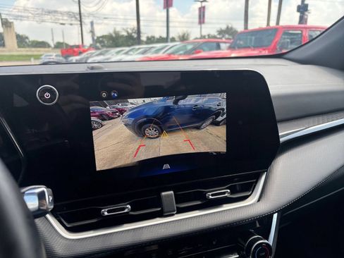 Used 2025 Chevrolet Equinox LT FWD image 24