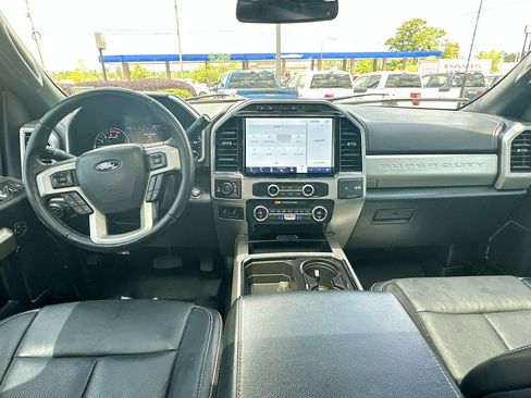 Used 2022 Ford F250 Lariat w/ Lariat Ultimate Package AWD/4WD image 3