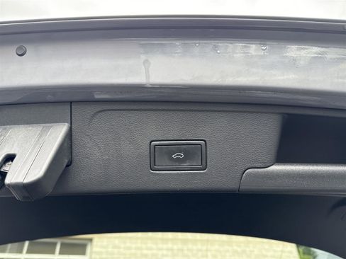 Used 2022 Volkswagen Atlas Cross Sport SEL Premium R-Line image 6