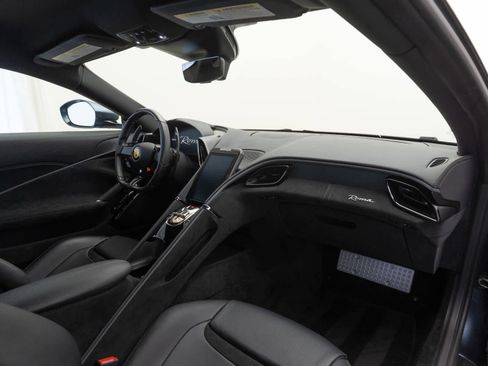 Certified 2021 Ferrari Roma image 13