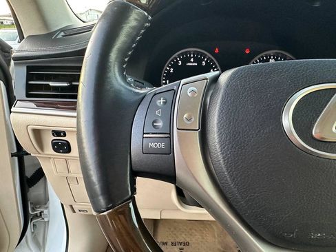 Used 2013 Lexus ES 350 w/ Luxury Pkg FWD image 47