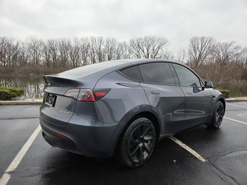 Used 2023 Tesla Model Y Long Range image 7