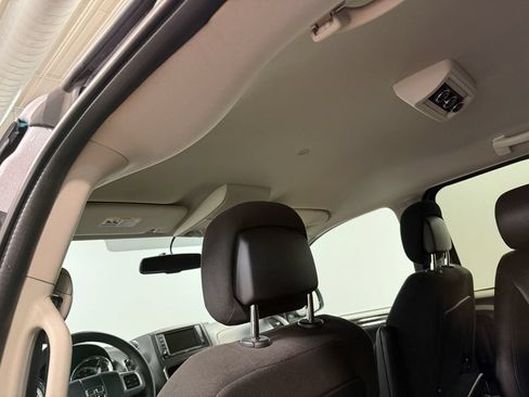 Used 2016 Dodge Grand Caravan SE w/ Quick Order Package 29E SE FWD image 13
