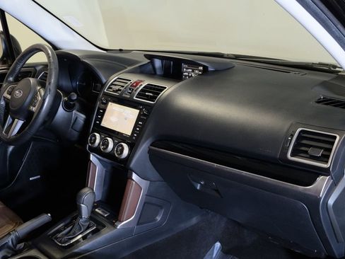 Used 2018 Subaru Forester 2.5i Touring AWD/4WD image 32