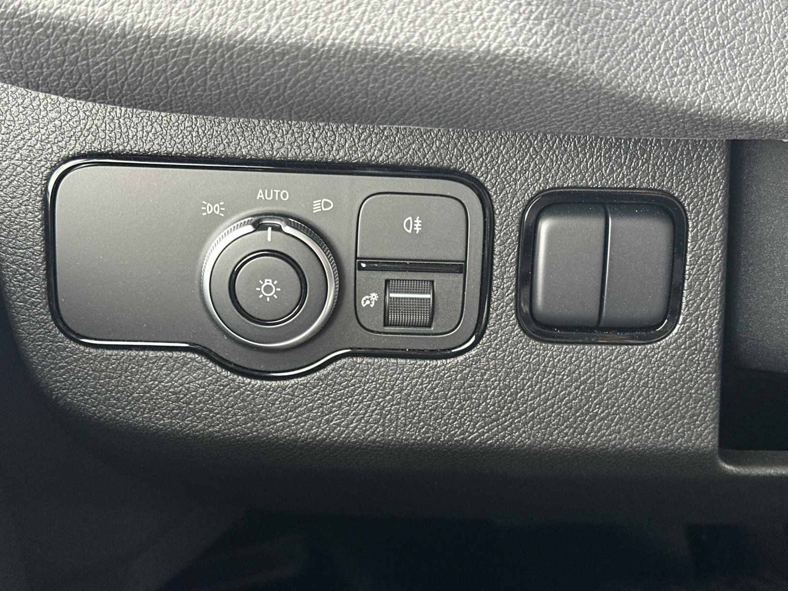 Used 2025 Mercedes-Benz Sprinter 2500 image 23