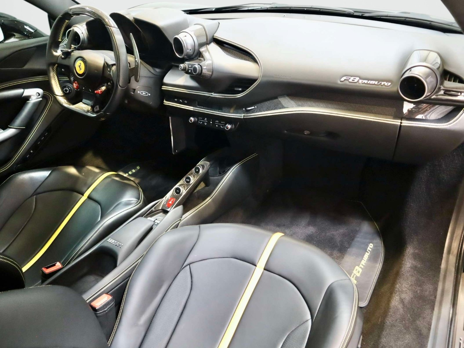 Certified 2022 Ferrari F8 Tributo RWD image 17