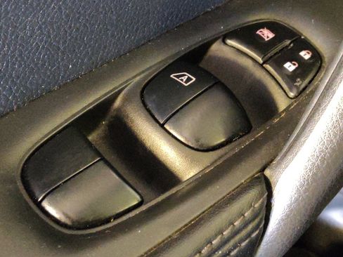 Used 2020 Nissan Rogue Sport S w/ Appearance Package FWD image 27
