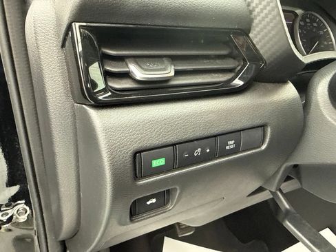 Used 2024 Nissan Sentra SV FWD image 21