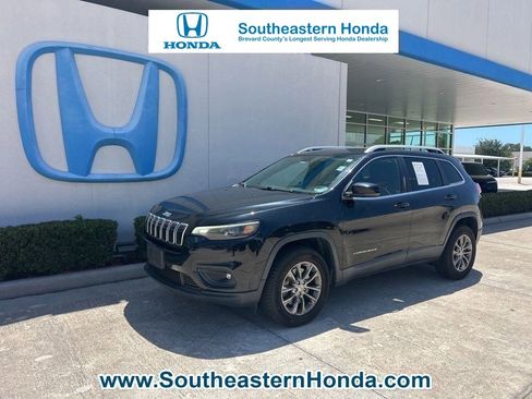 Used 2019 Jeep Cherokee Latitude Plus AWD/4WD image 1