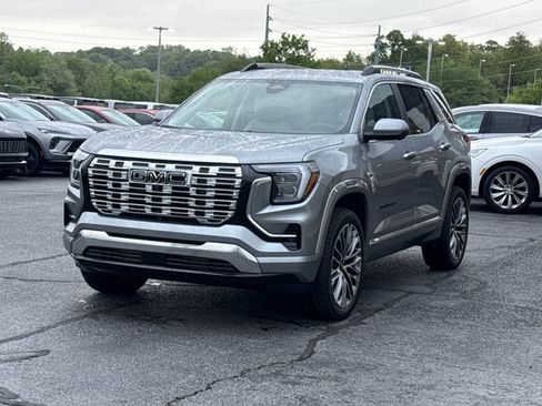 New 2026 GMC Terrain Denali w/ LPO, Black Badging Package AWD/4WD image 13