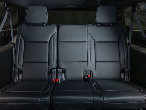 Used 2025 GMC Yukon XL Denali w/ Denali Reserve Package image 24