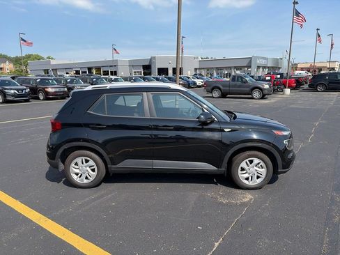Used 2020 Hyundai Venue SEL FWD image 8