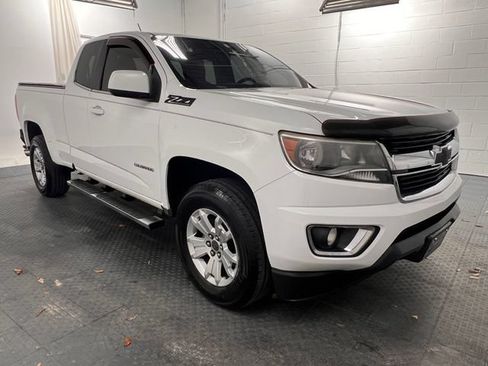 Used 2016 Chevrolet Colorado LT w/ LT Convenience Package RWD image 3