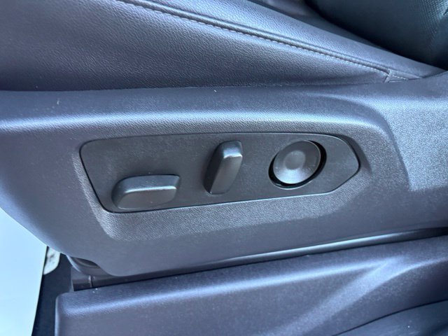 Used 2025 GMC Sierra 1500 SLT AWD/4WD image 26
