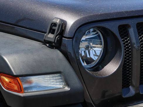 Used 2021 Jeep Wrangler Unlimited Sport AWD/4WD image 13