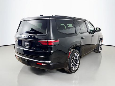Used 2024 Jeep Wagoneer Series III w/ Premium Group I AWD/4WD image 13
