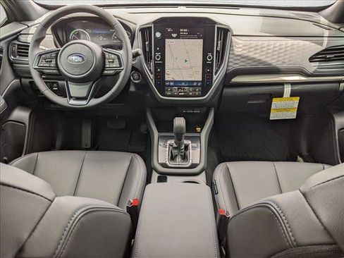 Used 2025 Subaru Forester Limited image 15