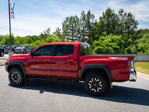 Used 2021 Toyota Tacoma TRD Off-Road AWD/4WD image 7