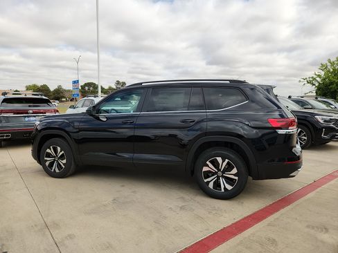 New 2026 Volkswagen Atlas SE FWD image 4