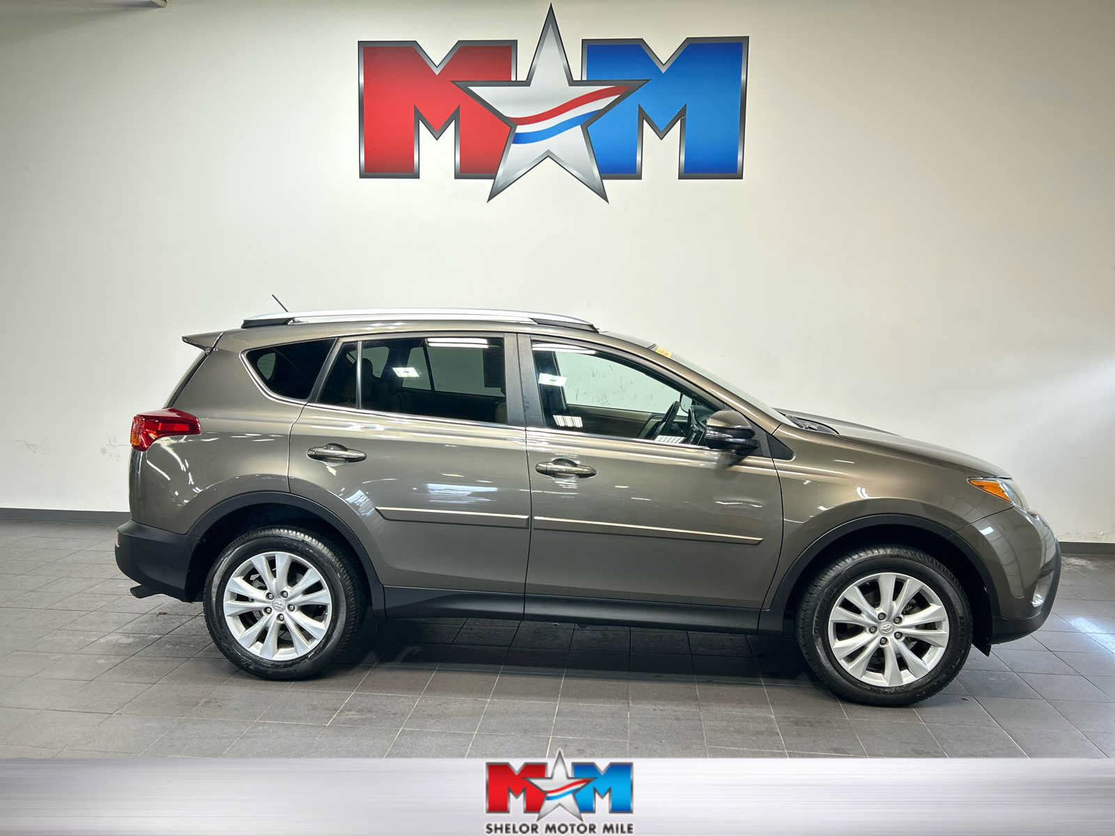 Used 2013 Toyota RAV4 Limited AWD/4WD image 1