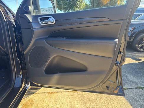 Used 2015 Jeep Grand Cherokee Altitude image 16