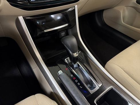 Used 2017 Honda Accord EX image 16