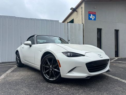 Used 2019 MAZDA MX-5 Miata Grand Touring RWD image 9