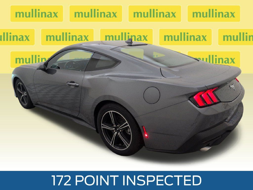 Used 2025 Ford Mustang Coupe RWD image 7