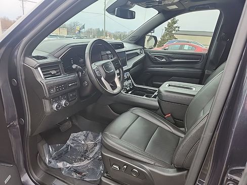 Used 2023 GMC Yukon XL Denali w/ Max Trailering Package image 11
