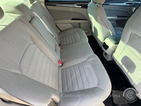 Used 2020 Ford Fusion SE image 13