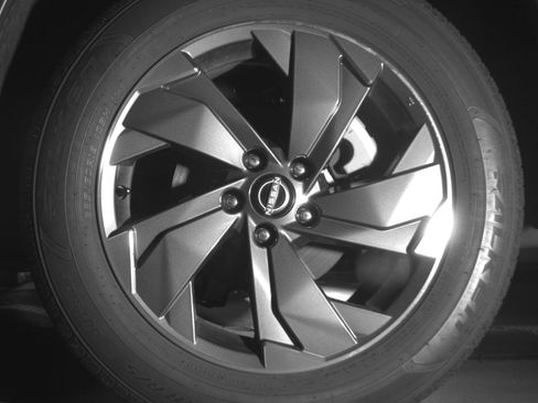 Used 2025 Nissan Rogue SV FWD image 14