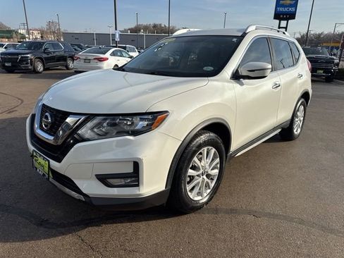 Used 2017 Nissan Rogue SV AWD/4WD image 1