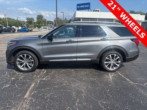 Used 2025 Ford Explorer Platinum w/ Ultimate Package image 2