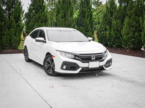 Used 2018 Honda Civic EX image 2