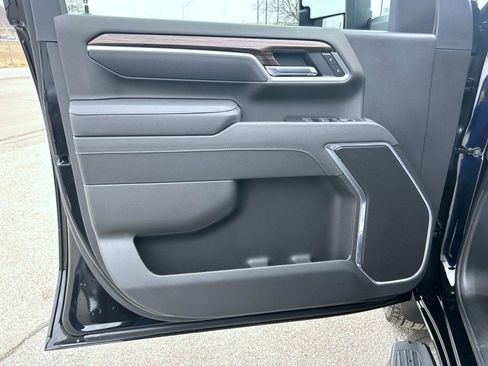 New 2026 Chevrolet Silverado 3500 LT w/ All Star Edition AWD/4WD image 9