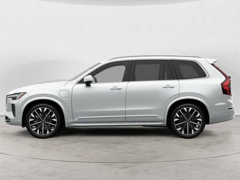 New 2026 Volvo XC90 T8 Plus w/ Protection Package Premier image 2