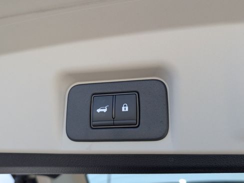 Certified 2023 Nissan Ariya EVOLVE+ image 10