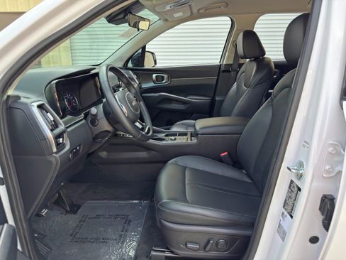 Used 2022 Kia Sorento S FWD image 15