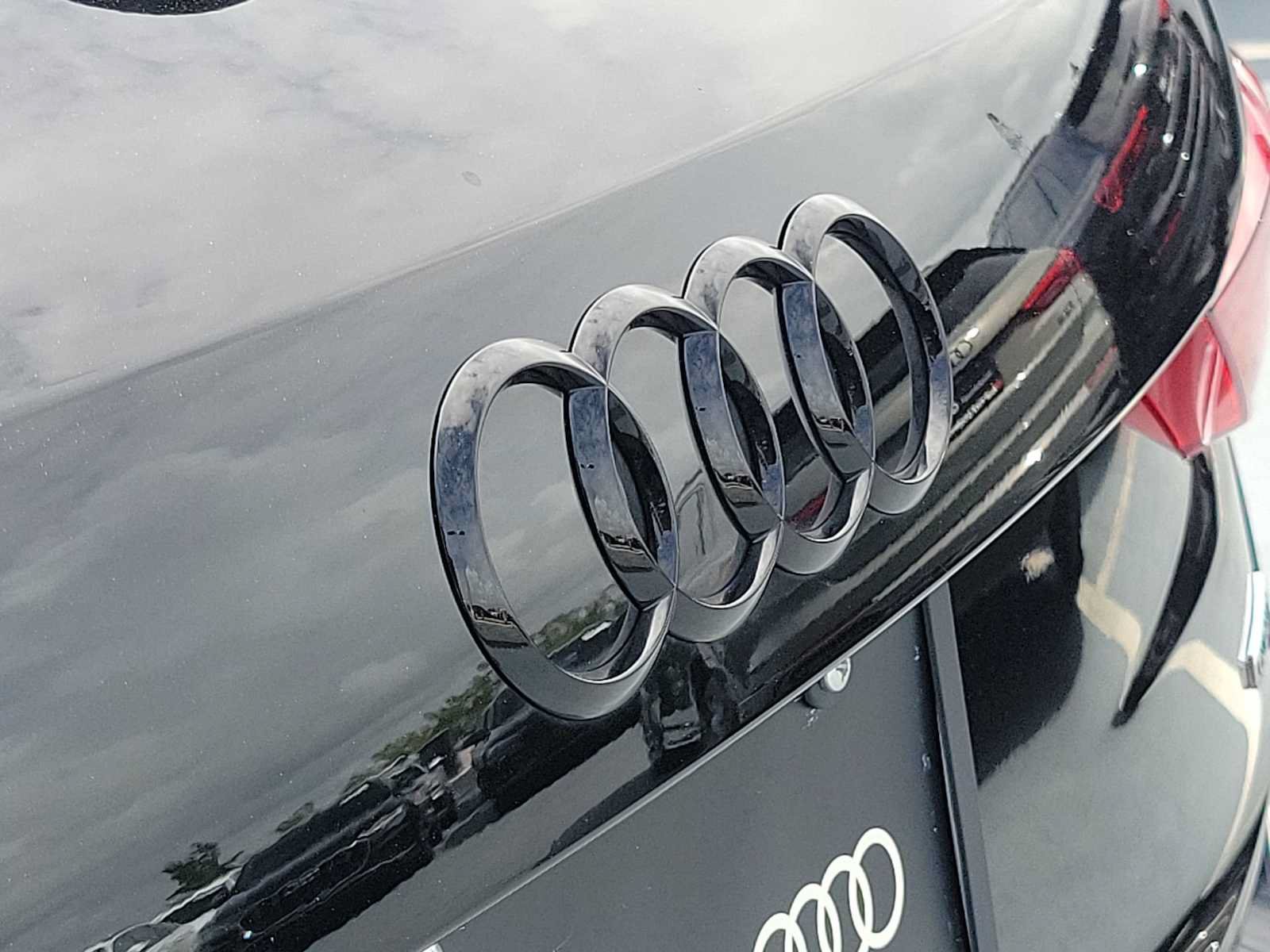 Certified 2025 Audi Q3 2.0T Premium Plus w/ Premium Plus Package AWD/4WD image 10