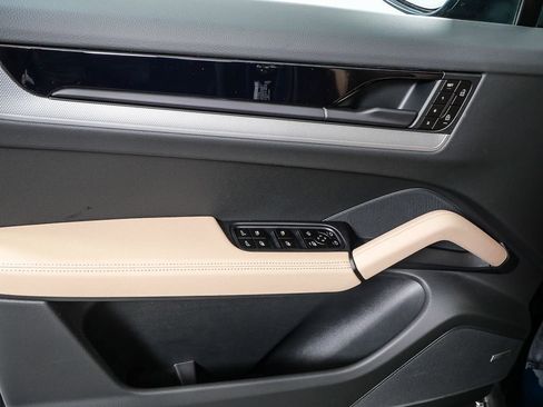 New 2026 Porsche Cayenne image 6