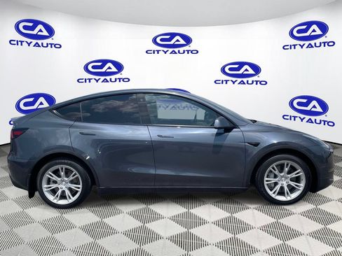 Used 2021 Tesla Model Y Long Range AWD/4WD image 2