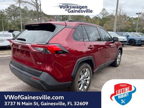Used 2019 Toyota RAV4 XLE Premium image 6