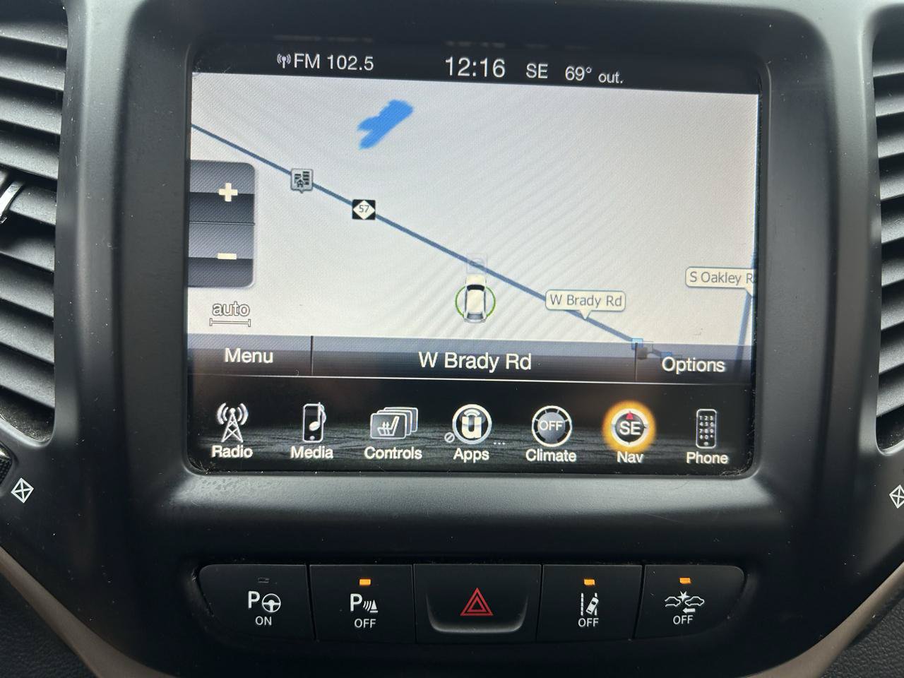 Used 2018 Jeep Cherokee Limited w/ Technology Group AWD/4WD image 25