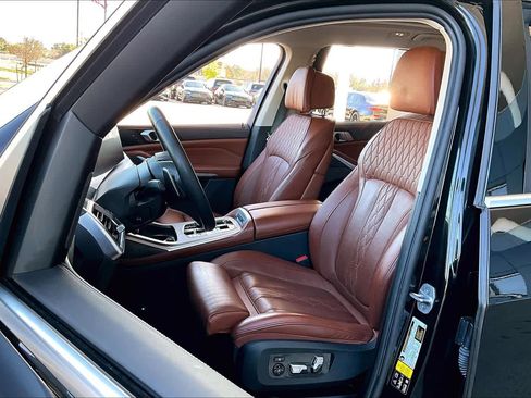 Used 2023 BMW X7 xDrive40i w/ Premium Package image 7