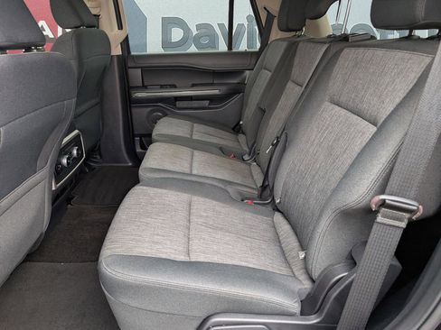 Used 2022 Ford Expedition XLT image 19