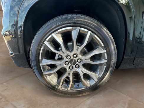 New 2026 GMC Acadia Denali Ultimate w/ LPO, Floor Liner Package AWD/4WD image 31