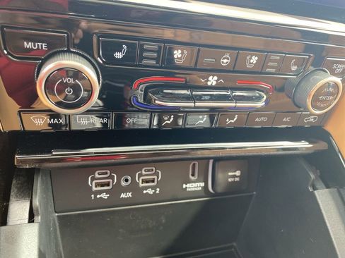 New 2025 Jeep Grand Cherokee Summit image 29