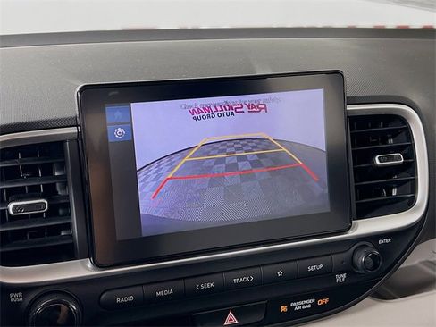 Used 2024 Hyundai Venue SEL image 18