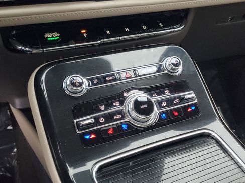 Certified 2023 Lincoln Nautilus Reserve image 18