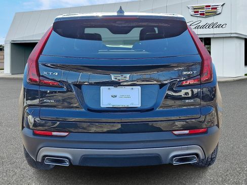 Used 2022 Cadillac XT4 Premium Luxury w/ Enhanced Visibility Package image 4